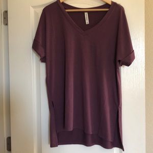 Short sleeve , v-neck tee